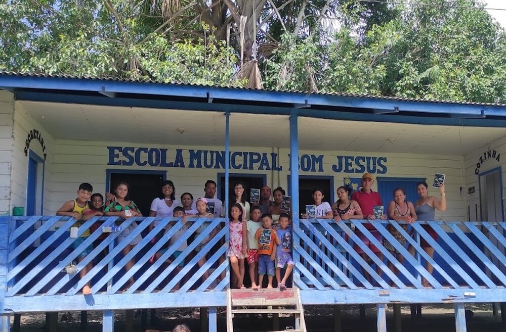 escola onde as crianças aprendem sobre os animais da amazonia central