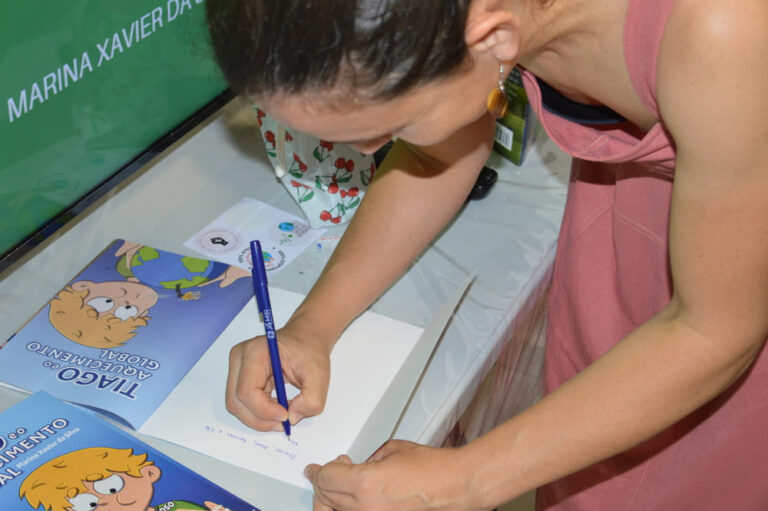 Marina-Xavier-da-Silva-escritora